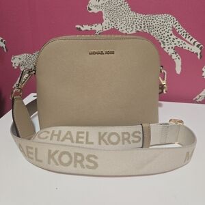 GUC Michael Kors Cindy Dome Pale Peanut Leather Crossbody Bag with Logo Strap